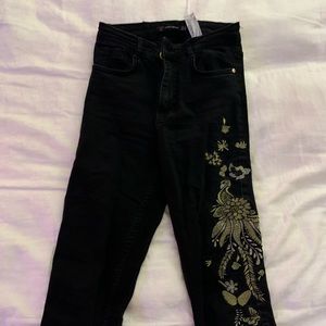 Black embroidered stretchy jeans